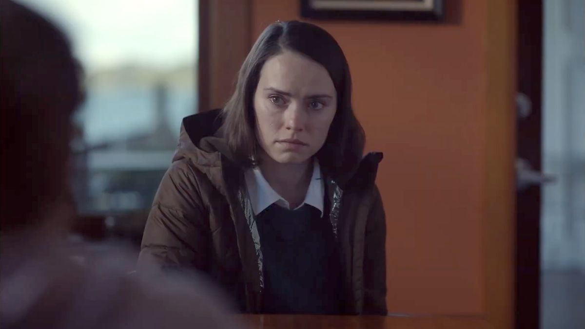 Daisy Ridley em cena de "Sometimes I Think About Dying"